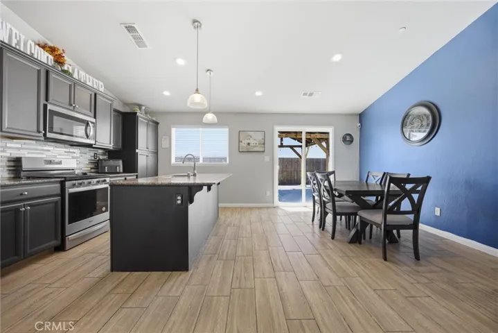 9007 Snowy River Dr., Bakersfield, California 93311