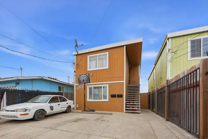 642 Douglas Avenue, Oakland, California 94603