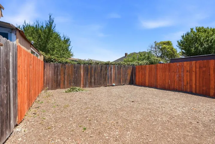 642 Douglas Avenue, Oakland, California 94603