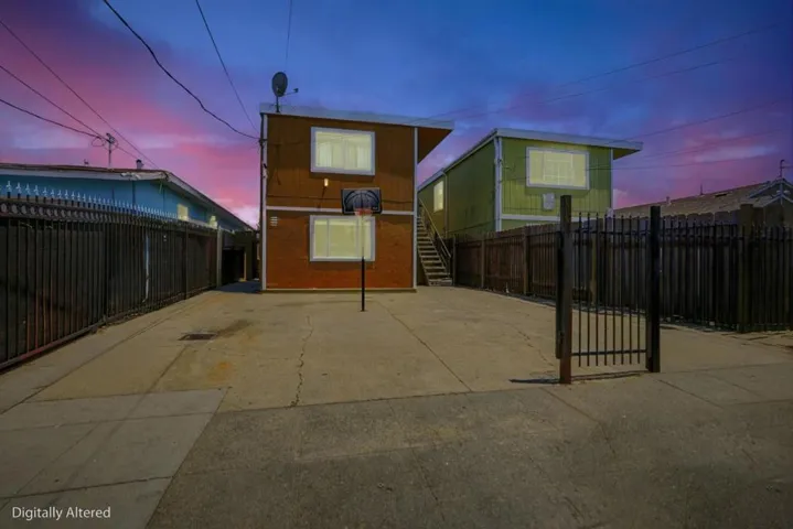 642 Douglas Avenue, Oakland, California 94603