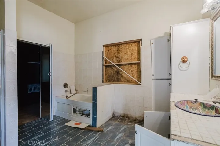 4463 Cloud 9, Mojave, California 93501