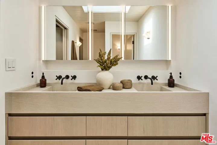 23515 Malibu Colony Road, Malibu, California 90265