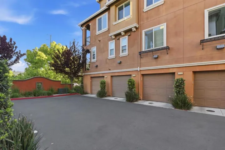 272 Currlin Circle, Milpitas, California 95035