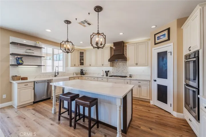 31801 Silk Vine, Winchester, California 92596