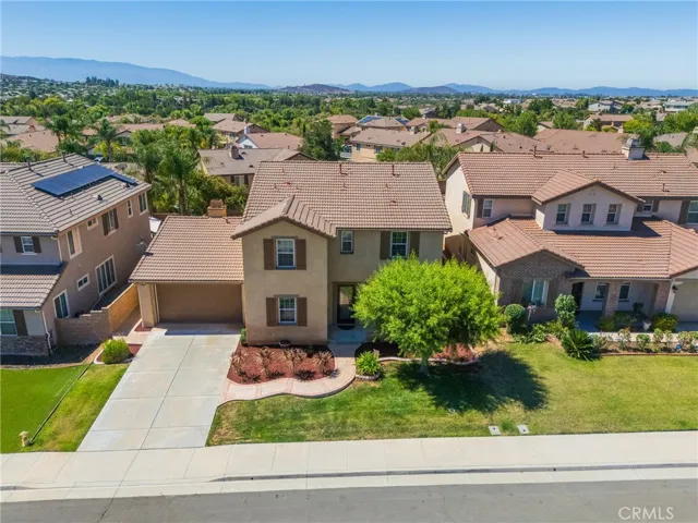 31801 Silk Vine, Winchester, California 92596