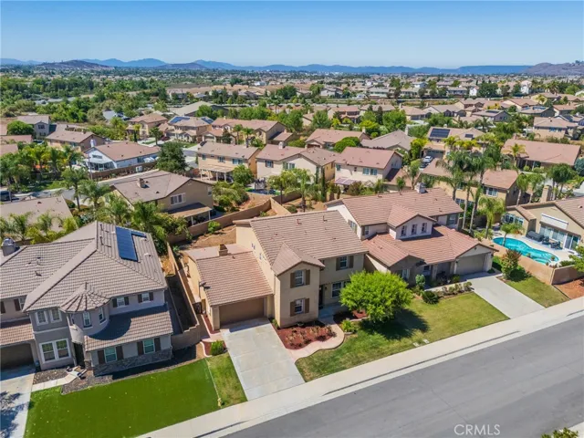 31801 Silk Vine, Winchester, California 92596