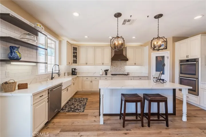 31801 Silk Vine, Winchester, California 92596