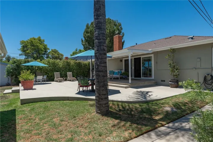 6916 Woodlake, West Hills, California 91307
