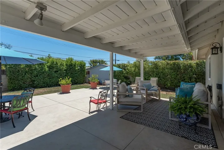 6916 Woodlake, West Hills, California 91307