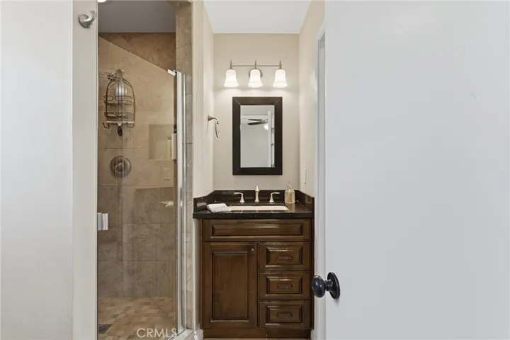 6916 Woodlake, West Hills, California 91307
