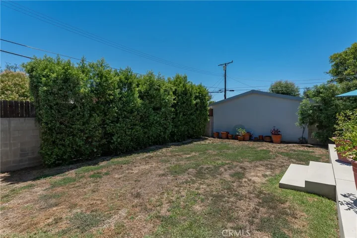 6916 Woodlake, West Hills, California 91307
