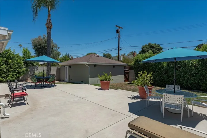 6916 Woodlake, West Hills, California 91307