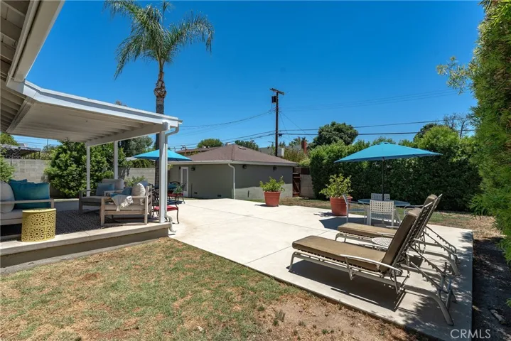 6916 Woodlake, West Hills, California 91307
