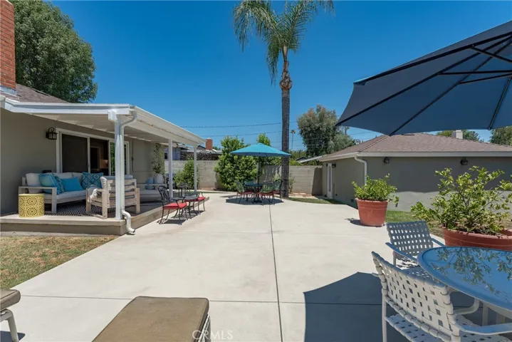 6916 Woodlake, West Hills, California 91307