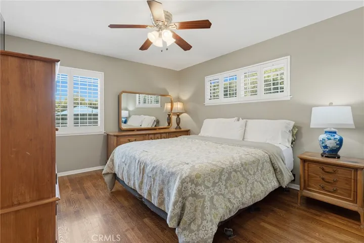 6916 Woodlake, West Hills, California 91307