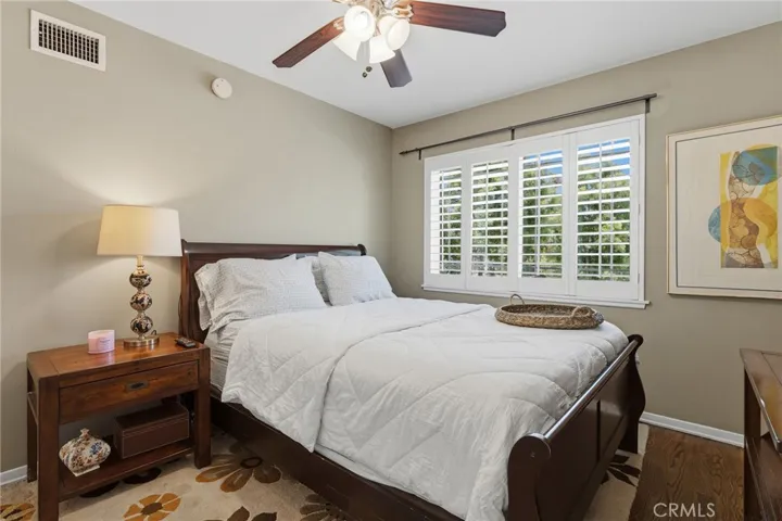 6916 Woodlake, West Hills, California 91307