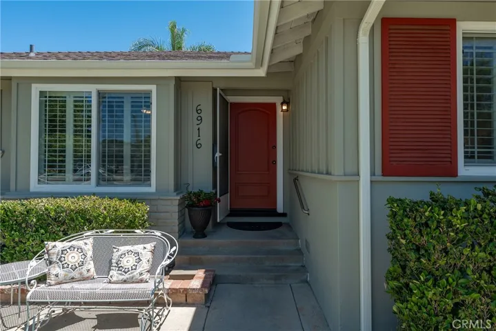 6916 Woodlake, West Hills, California 91307