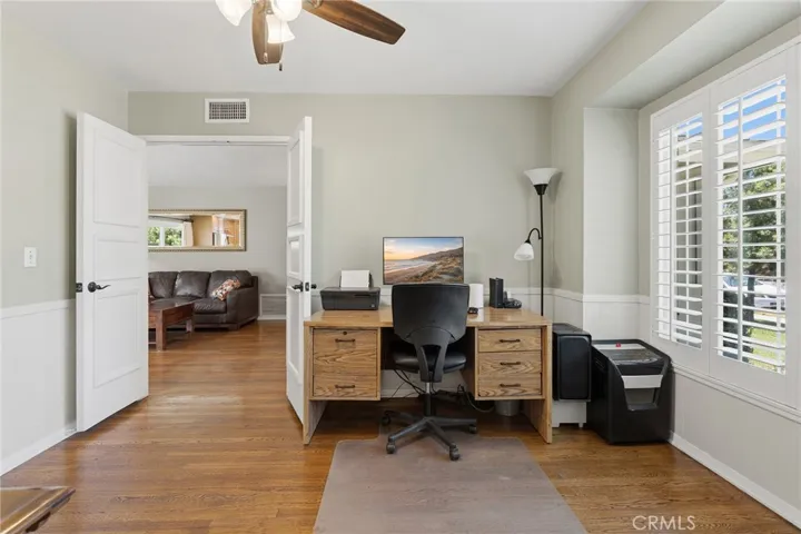 6916 Woodlake, West Hills, California 91307