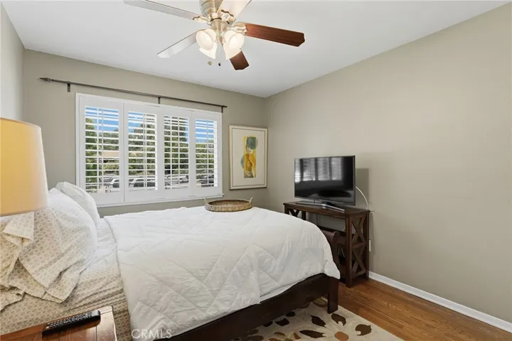 6916 Woodlake, West Hills, California 91307