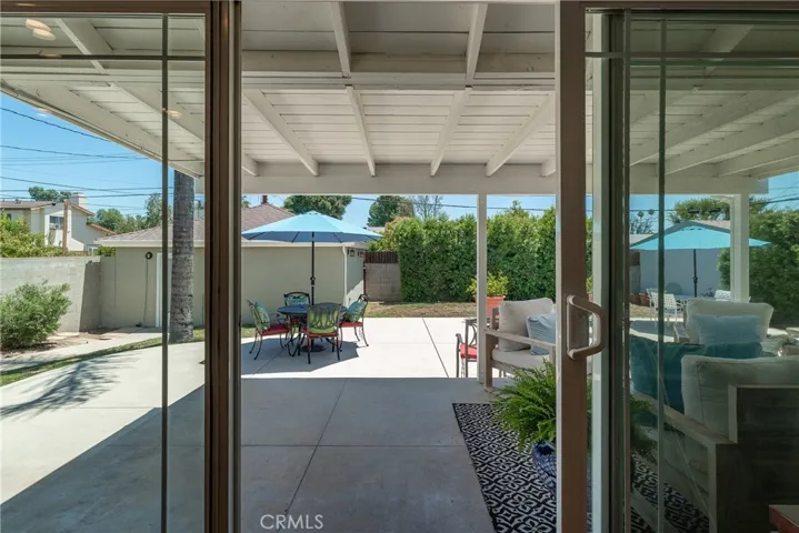 6916 Woodlake, West Hills, California 91307