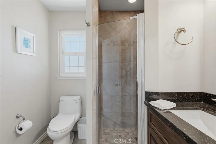 6916 Woodlake, West Hills, California 91307
