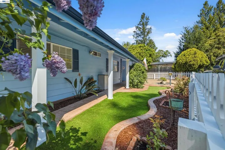 552 Bean Creek Rd, Scotts Valley, California 95066-3328
