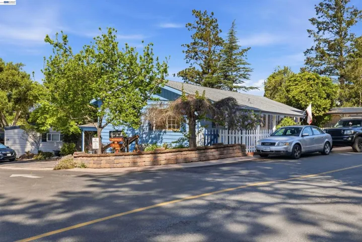 552 Bean Creek Rd, Scotts Valley, California 95066-3328