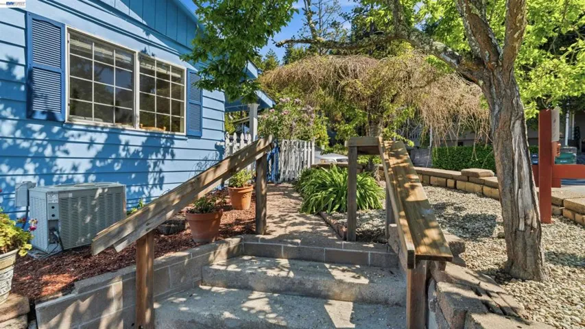 552 Bean Creek Rd, Scotts Valley, California 95066-3328