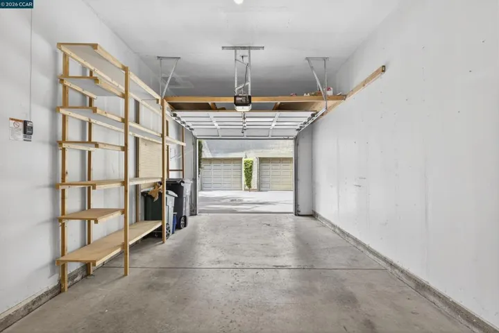 PRIVATE 1-CAR GARAGE