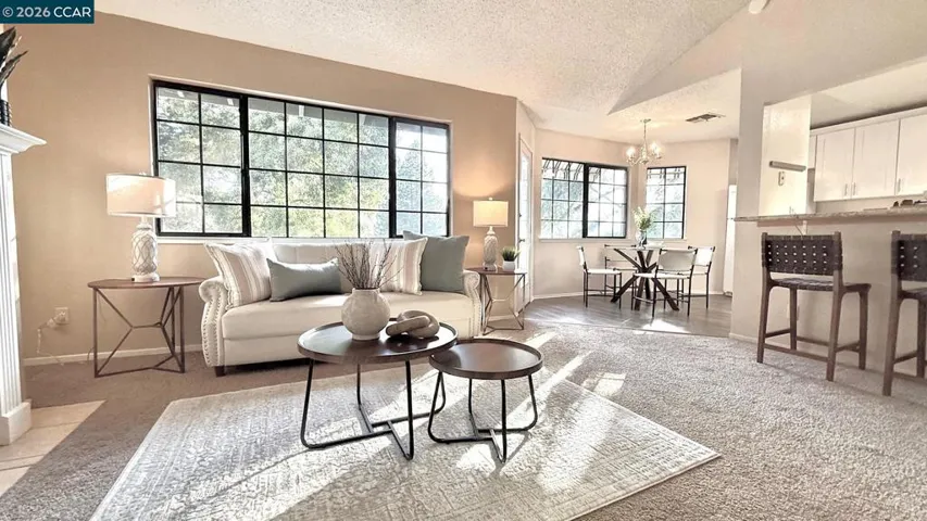 OPEN SPACIOUS AND SUNNY