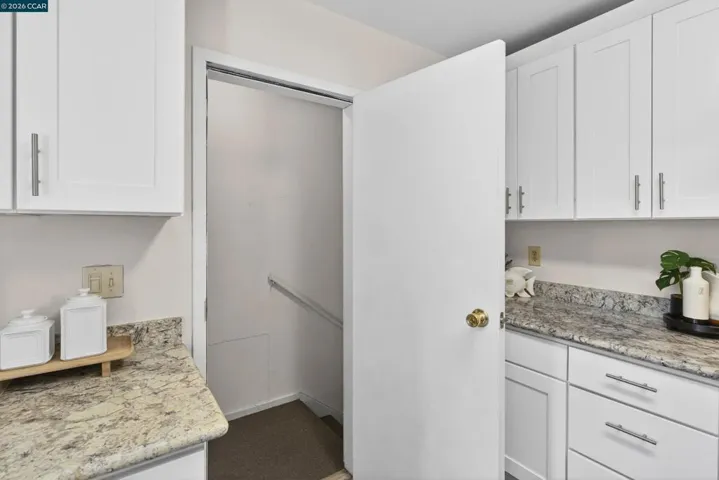 INTERIOR ENTRY TO PRIVATE GARAGE