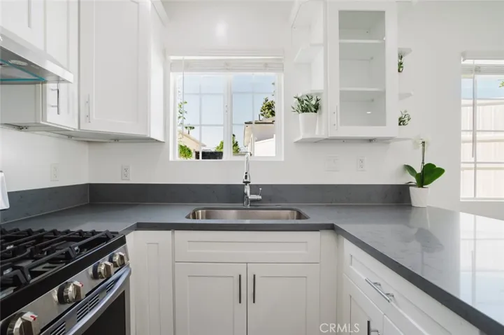 13521 Hamlin Street, Van Nuys, California 91401