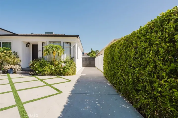 13521 Hamlin Street, Van Nuys, California 91401