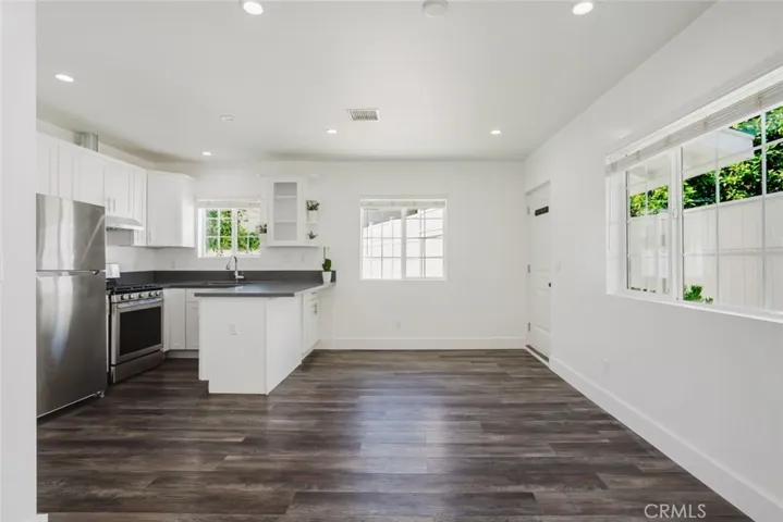 13521 Hamlin Street, Van Nuys, California 91401