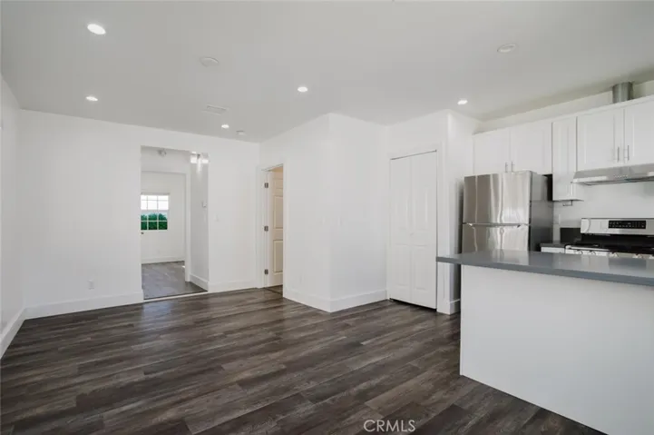 13521 Hamlin Street, Van Nuys, California 91401