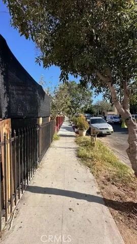 1470 B Henderson, Long Beach, California 90813