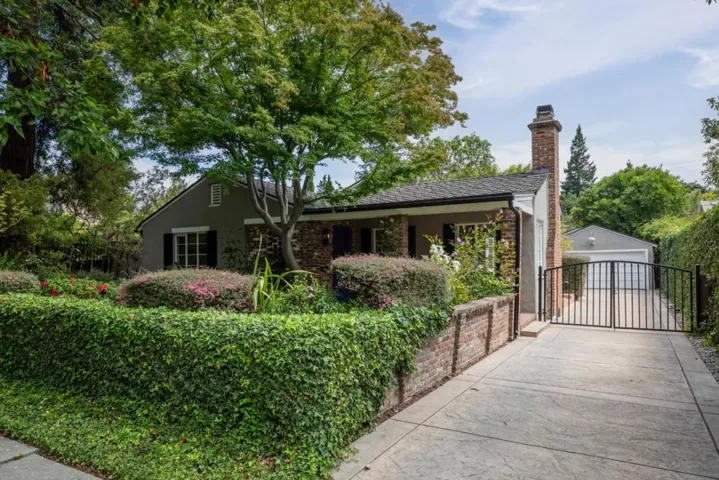 117 Hudson Street, Redwood City, California 94062