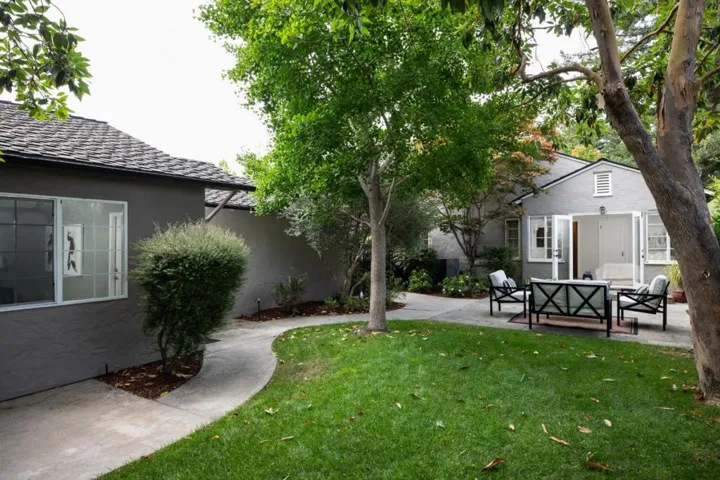117 Hudson Street, Redwood City, California 94062