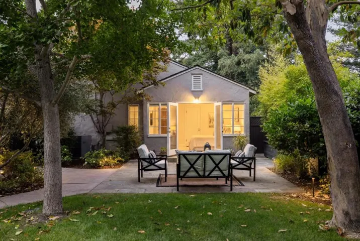 117 Hudson Street, Redwood City, California 94062