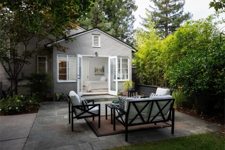 117 Hudson Street, Redwood City, California 94062