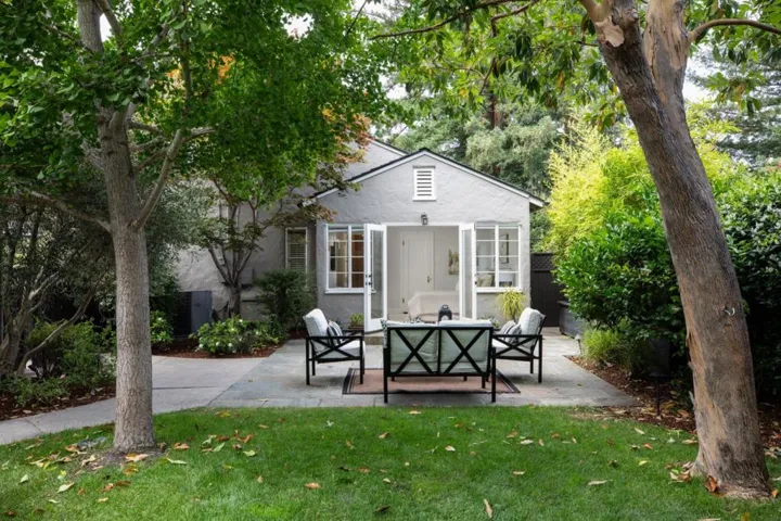 117 Hudson Street, Redwood City, California 94062