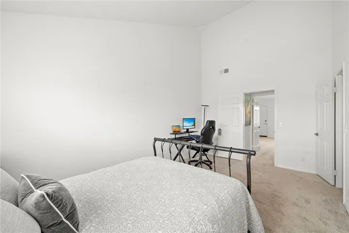 606 Lake Street 23, Huntington Beach, California 92648