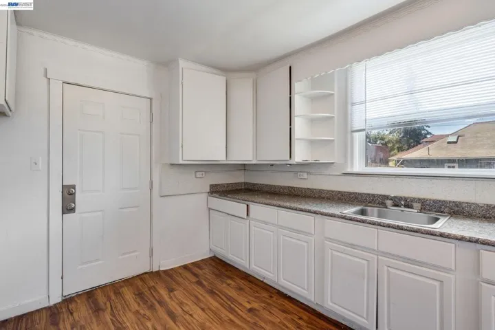 4500 San Carlos Ave, Oakland, California 94601