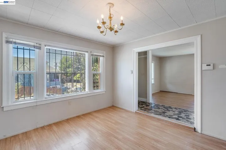 4500 San Carlos Ave, Oakland, California 94601