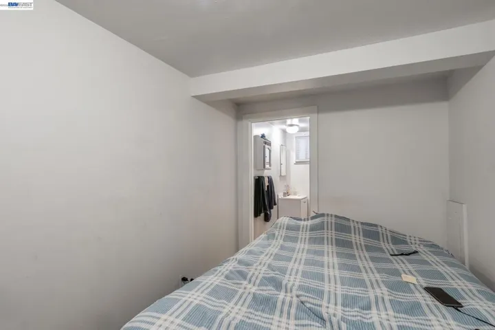 4500 San Carlos Ave, Oakland, California 94601