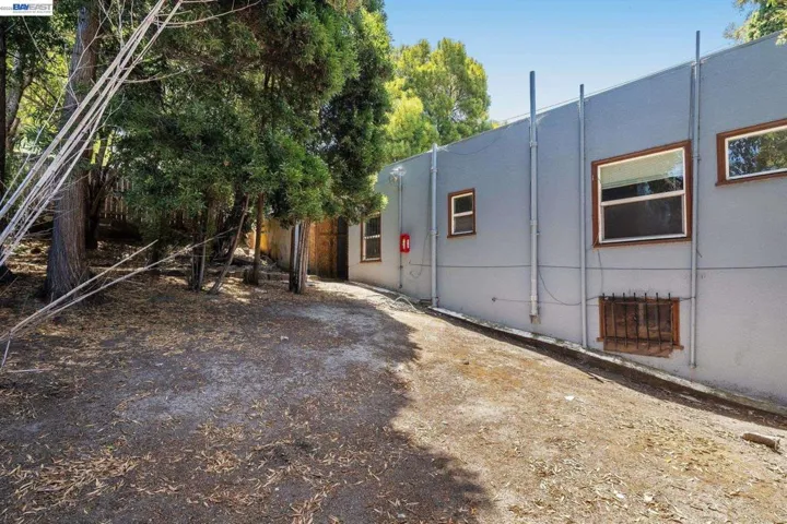 4500 San Carlos Ave, Oakland, California 94601
