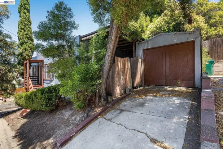 4500 San Carlos Ave, Oakland, California 94601