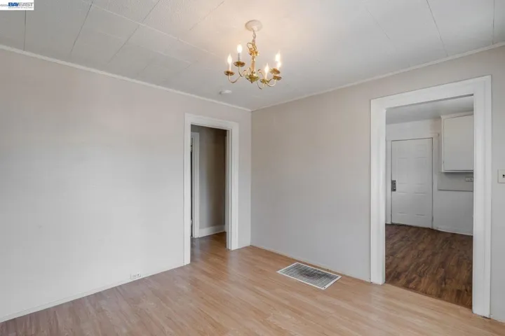 4500 San Carlos Ave, Oakland, California 94601