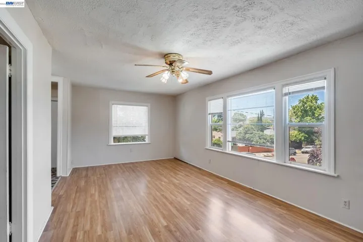 4500 San Carlos Ave, Oakland, California 94601
