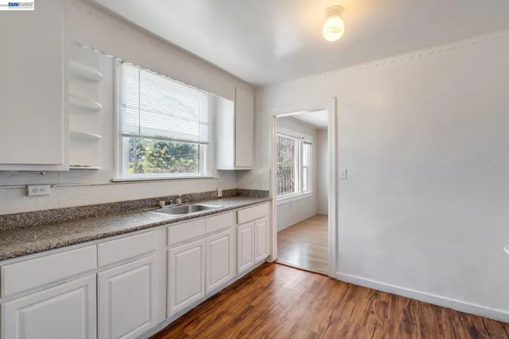 4500 San Carlos Ave, Oakland, California 94601